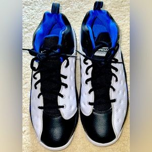 Nike Jordan Team 2 Basketball Shoes Sz 10.